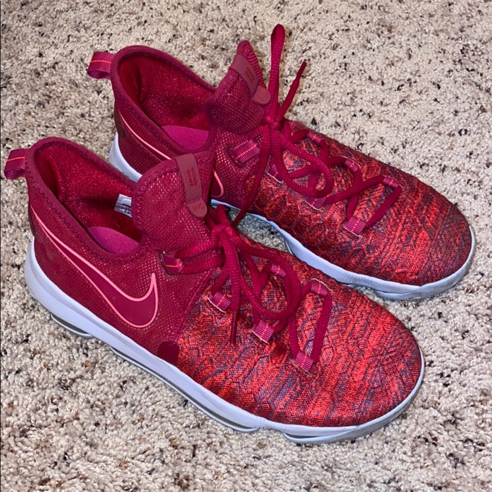 Basketball sneakers